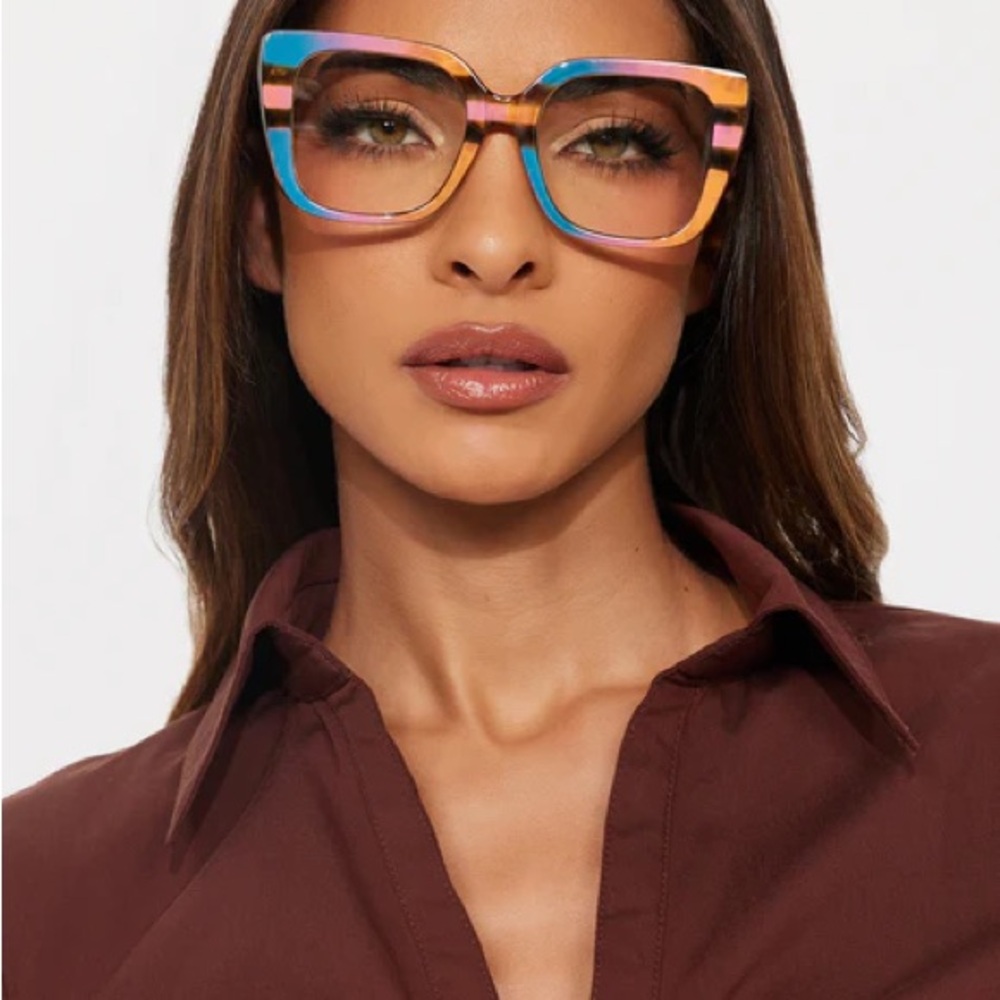 bundle of Sunglasses (4)